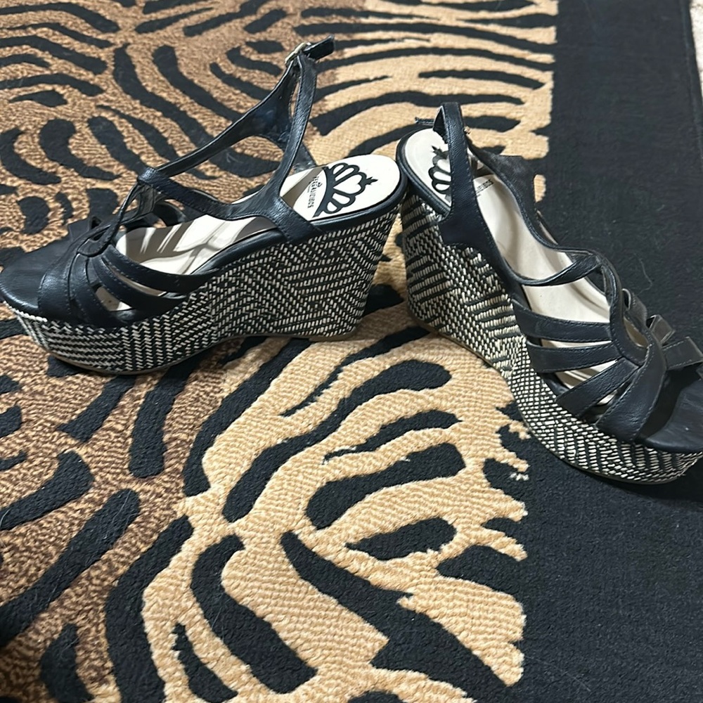 5 for $25- Fergalicious platform wedge size 6
